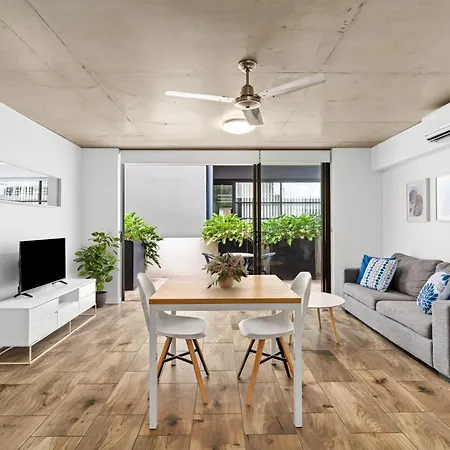 Direct Collective - Pavilion And Governor On Brookes Brisbane