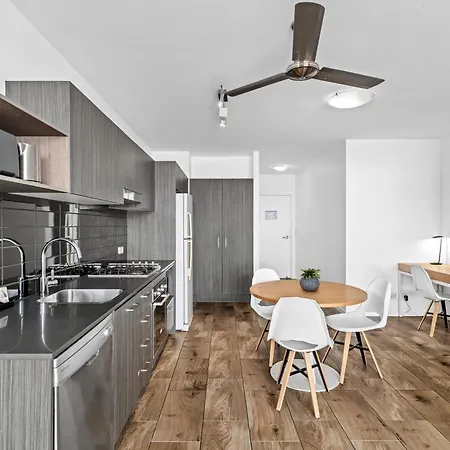 Aparthotel Direct Collective - Pavilion And Governor On Brookes 4*