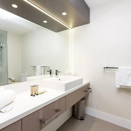 Calamvale And Conference Centre 5*