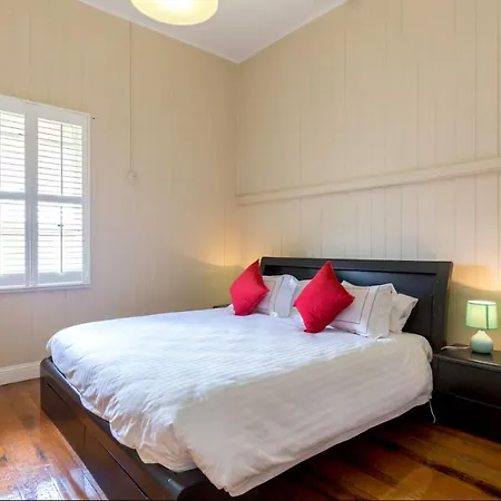 Holiday home 4 Bedroom House - Walk To Southbank *