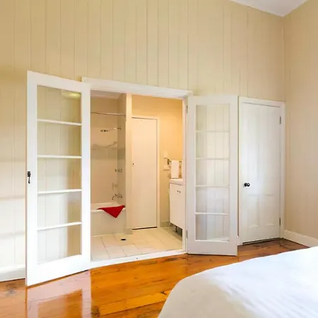 4 Bedroom House - Walk To Southbank Holiday home Brisbane