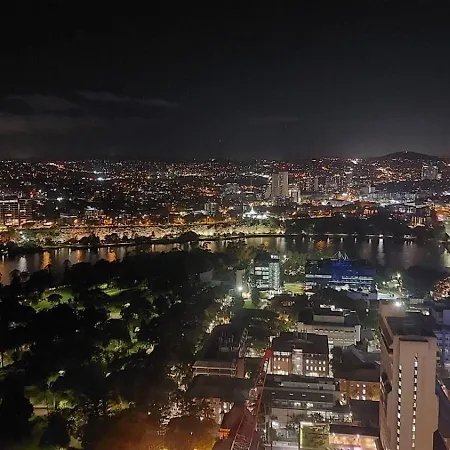 Apartment Luxury Riverfront Level 38 Queen's Wharf Tower *