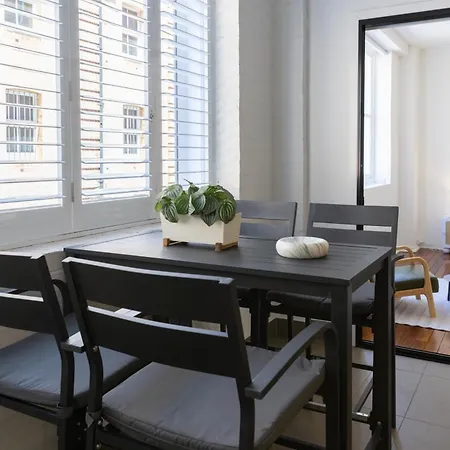 Apartment Spacious 3br Heritage With Pool, Parking