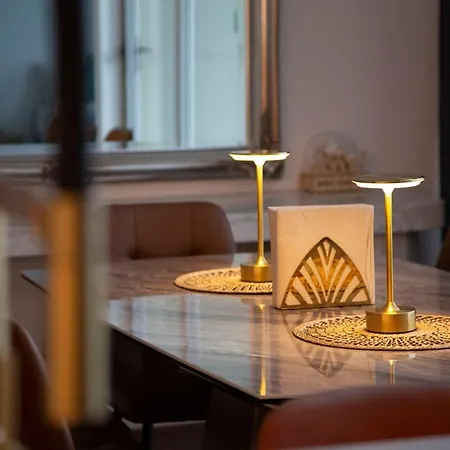 Luxury Penthouse In Cbd 4 Bed - 4 Bath Apartment *