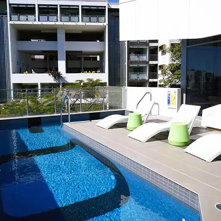 Inner-city 1br Near Showgrounds