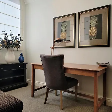 Aparthotel Macarthur Chambers 5*