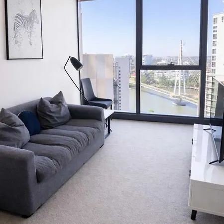 Apartment Lvl 24 In The Heart Of Cbd By Stylish