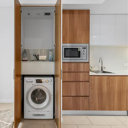 Cbd Cozy 2beds At Tallest Building With Free Parking