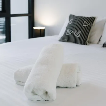Art House With 2 Kingbeds At Cultural Centre Apartment *