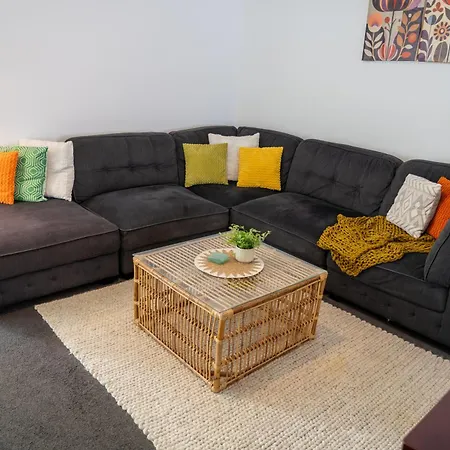 Hot Tub, Ice Bath, Gym, Sauna, Pool Table Coorparoo Haven * Brisbane