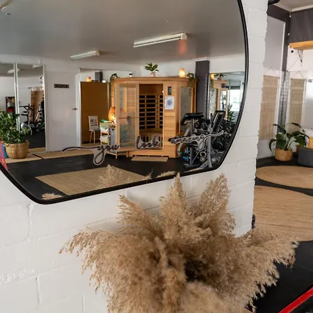 Homestay Hot Tub, Ice Bath, Gym, Sauna, Pool Table Coorparoo Haven