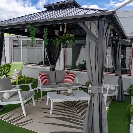 Hot Tub, Ice Bath, Gym, Sauna, Pool Table Coorparoo Haven Homestay