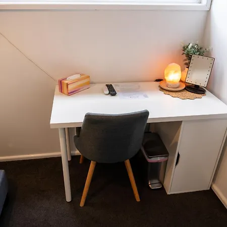 Hot Tub, Ice Bath, Gym, Sauna, Pool Table Coorparoo Haven Homestay *