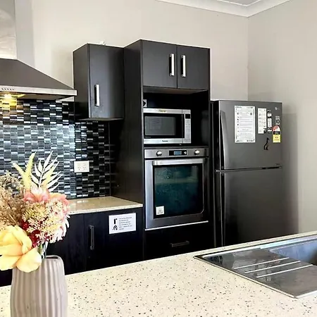 14a Convenient Ensuite In Coopers Plains Brisbane