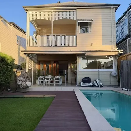 Holiday home East Federation-style Pool