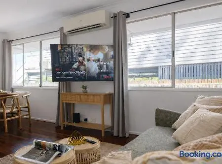 2br Chic Urban Escape In Norman Park Near Bne With Parking Holiday home Brisbane