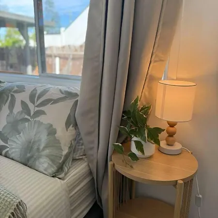 Holiday home 2br Chic Urban Escape In Norman Park Near Bne With Parking Brisbane