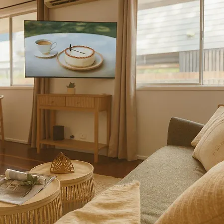 Holiday home 2br Chic Urban Escape In Norman Park Near Bne With Parking Brisbane