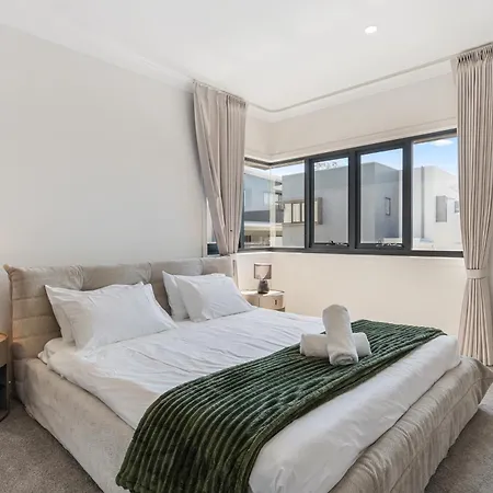 Cassa Aura Place - Modern 4br Homes Brisbane