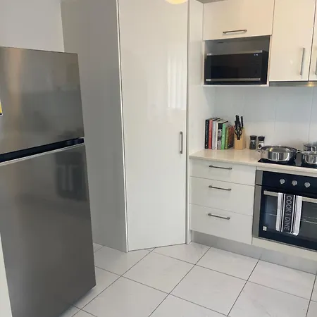2 Bed Ground Flr Gaythorne Courtyard Apt, Parking Apartment *