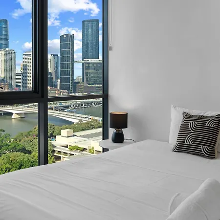 Modern 2br With River View & Free Parking! Apartment *