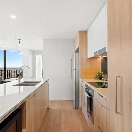 The Story - 2bed-2bath-2car-pool-views - Cbd *