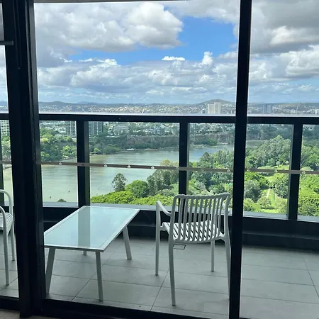 A Gallery In The Sky! Balcony, Pool And Parking At Skytower Level 33 Views In Brisbane! * Brisbane