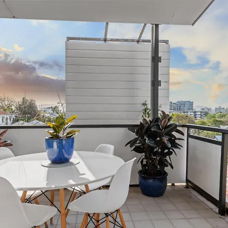 Apartment Park The Car & Explore By Custom Hosting Brisbane