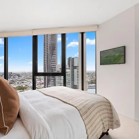 The Story - 2bed-2bath-2car-pool-views - Cbd Apartment Brisbane