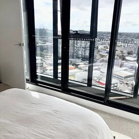 Horizon By Courtney Rogers - 2 Bedroom Apartment With Skyline Views, Parking, Heated Infinity Pool, Fitness Centre Brisbane