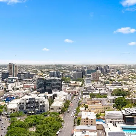 The Story - 2bed-2bath-2car-pool-views - Cbd *