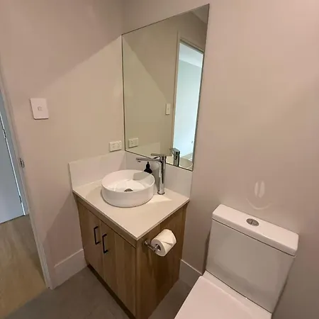 Homestay Cozy Sunnybank Base - Unit 3 | Near Shops & Eats
