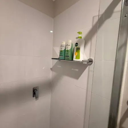 Homestay Cozy Sunnybank Base - Unit 3 | Near Shops & Eats