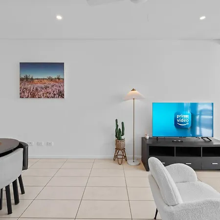 Modern 2br With River View & Free Parking! Apartment