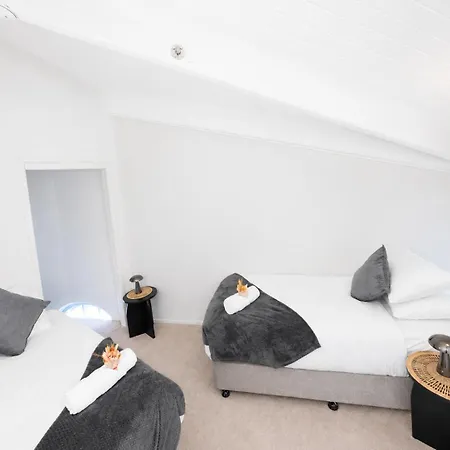 Stylish Heritage 2br Loft Near And River With Pool And Free Parking * Brisbane