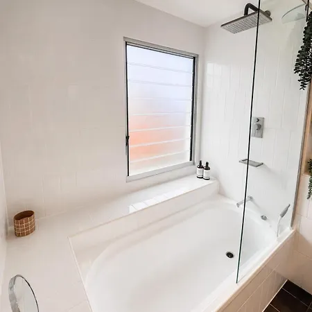 Stylish Heritage 2br Loft Near And River With Pool And Free Parking