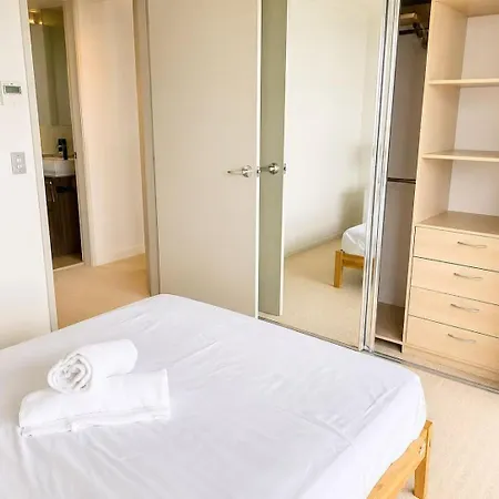 Modem Two Bedroom In Inner Cbd Brisbane