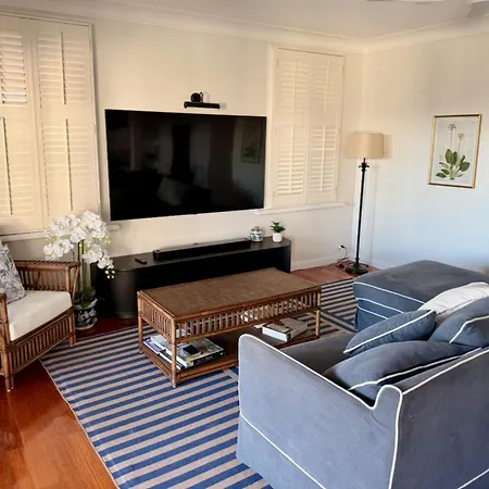 4bdr Queenslander With Pool Near Manly Esplanade *