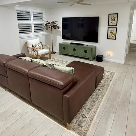 4bdr Queenslander With Pool Near Manly Esplanade Brisbane
