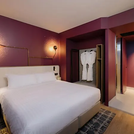 Hotel Indigo Centre By Ihg 5*