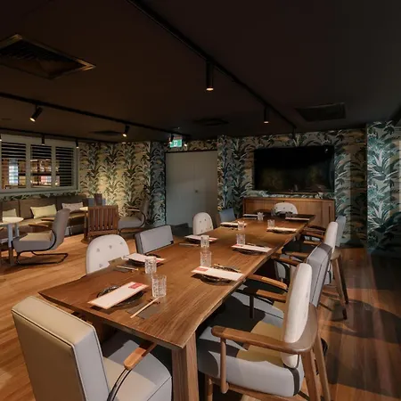 Indigo Centre By Ihg Hotel 5*