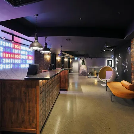 Hotel Indigo Centre By Ihg 5*
