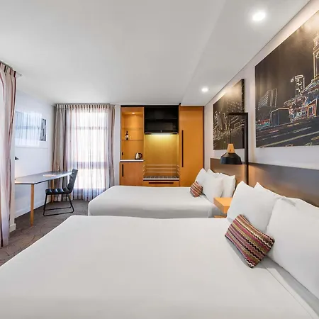 Mercure King George Square 4*