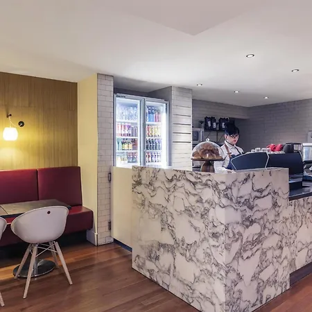 Hotel Mercure King George Square 4*