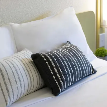 Ibis Budget Airport Hotel 3*