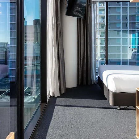 Ibis Styles Elizabeth Street Hotel 4*