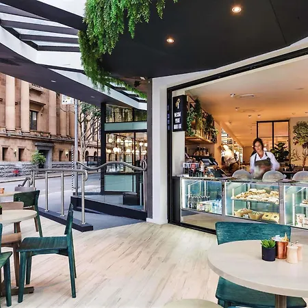 Mercure King George Square Hotel 4*