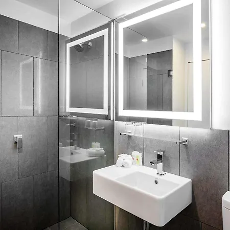 Hotel Ibis Styles Elizabeth Street 4*