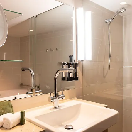 Hotel Point Brisbane