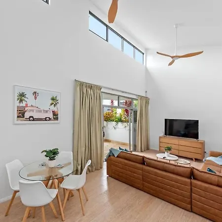 Apartment Hidden Oasis! 2bed/2bath/1car ~ 5mins To Cbd Brisbane